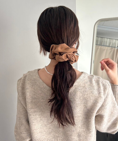 mystic（ミスティック）の「フェイクスウェードシュシュ（ブローチ/コサージュ・レディース・ブラック/ブラウン・ONE SIZE）」の10枚目の写真