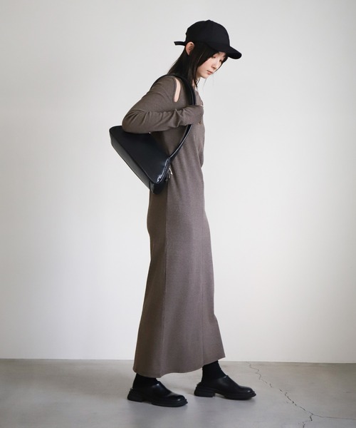 select MOCA（セレクトモカ）の「カットアウトリブワンピース（ワンピース・レディース・ブラック/モカ・LARGE/MEDIUM）」の10枚目の写真