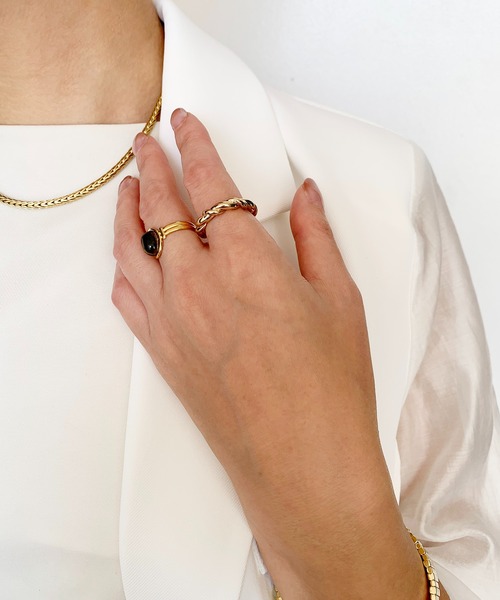 ankh+(アンクプラス)の「《ねじれた美の調和》ツイストロープリング(リング・レディース・ゴールド/シルバー・ONE SIZE)」の7枚目の写真