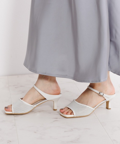 HIMIKO(ヒミコ)の「【Made in Japan】【HIMIKO】パンチングレザーヒールミュールサンダル/651218(サンダル・レディース・ネイビー/イエロー/アイボリー・23.0cm/25.5cm/24.5cm/23.5cm/22.0cm/21.5cm/25.0cm/24.0cm/22.5cm)」の16枚目の写真