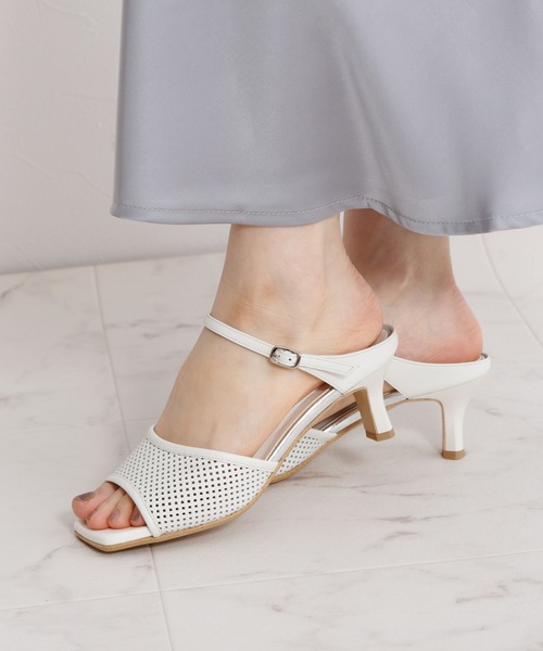 HIMIKO(ヒミコ)の「【Made in Japan】【HIMIKO】パンチングレザーヒールミュールサンダル/651218(サンダル・レディース・ネイビー/イエロー/アイボリー・23.0cm/25.5cm/24.5cm/23.5cm/22.0cm/21.5cm/25.0cm/24.0cm/22.5cm)」の18枚目の写真