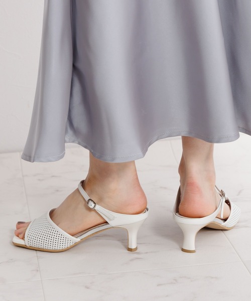 HIMIKO(ヒミコ)の「【Made in Japan】【HIMIKO】パンチングレザーヒールミュールサンダル/651218(サンダル・レディース・ネイビー/イエロー/アイボリー・23.0cm/25.5cm/24.5cm/23.5cm/22.0cm/21.5cm/25.0cm/24.0cm/22.5cm)」の19枚目の写真