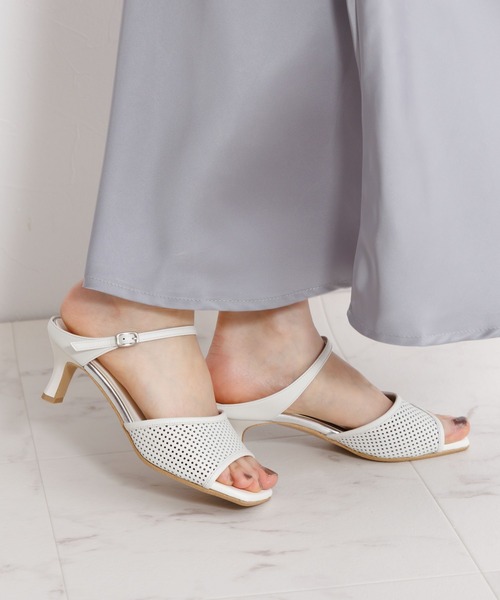 HIMIKO(ヒミコ)の「【Made in Japan】【HIMIKO】パンチングレザーヒールミュールサンダル/651218(サンダル・レディース・ネイビー/イエロー/アイボリー・23.0cm/25.5cm/24.5cm/23.5cm/22.0cm/21.5cm/25.0cm/24.0cm/22.5cm)」の20枚目の写真