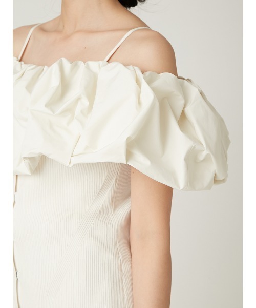 FRAY I.D（フレイアイディー）の「パフカラーコンビオフショルニットプルオーバー（その他トップス・レディース・ブラック/アイボリー/ブルー・FREE）」の10枚目の写真