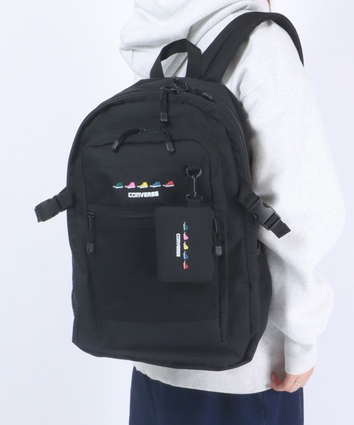 CONVERSE（コンバース）の「CONVERSE（コンバース）スニーカーロゴプリントバックパック/スクールリュックサック メンズ レディース ユニセックス（バックパック/リュック・レディース・ベージュ/ピンク/ブラック系その他/ブラック・FREE）」の3枚目の写真