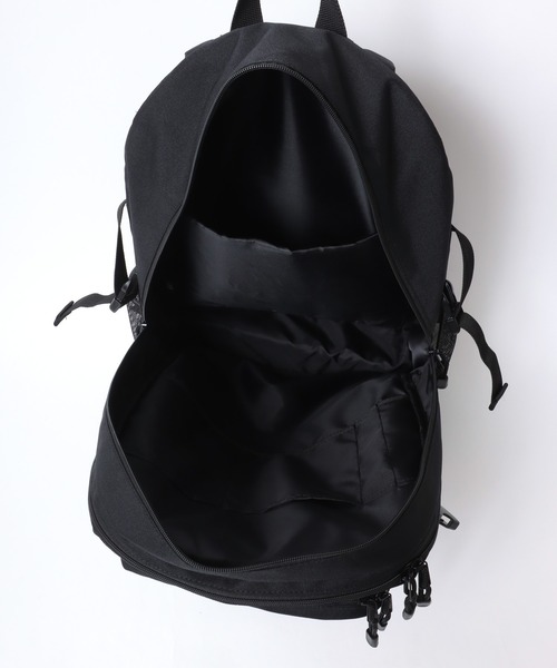 CONVERSE（コンバース）の「CONVERSE（コンバース）スニーカーロゴプリントバックパック/スクールリュックサック メンズ レディース ユニセックス（バックパック/リュック・レディース・ベージュ/ピンク/ブラック系その他/ブラック・FREE）」の16枚目の写真