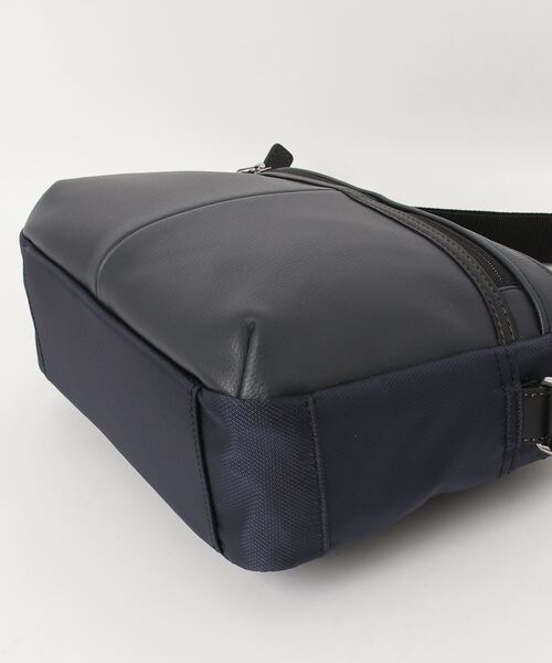 L.E.D.BITES（エルイーディーバイツ）の「コンビネーション素材　ショルダーバッグ　横型（ショルダーバッグ・メンズ・ブルー/ブラック・ONE SIZE）」の4枚目の写真