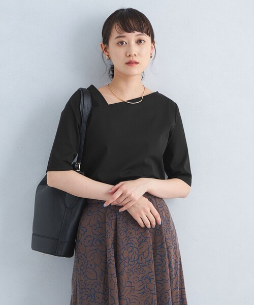 green label relaxing（グリーンレーベルリラクシング）の「アシンメトリーネック ポンチ 5分袖 プルオーバー カットソー（Tシャツ/カットソー・レディース・ブラック/オフホワイト/ダークブラウン/その他1・FREE）」の2枚目の写真