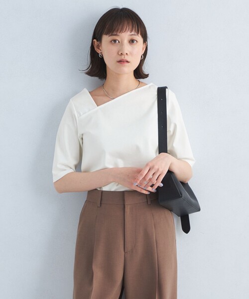 green label relaxing（グリーンレーベルリラクシング）の「アシンメトリーネック ポンチ 5分袖 プルオーバー カットソー（Tシャツ/カットソー・レディース・ブラック/オフホワイト/ダークブラウン/その他1・FREE）」の5枚目の写真