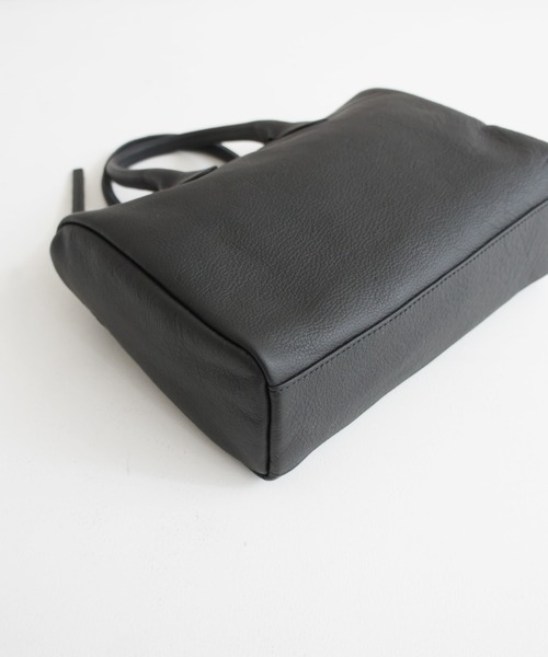 TIDEWAY（タイドウェイ）の「PUF THE BOSTON / S（ボストンバッグ・レディース・グレー/ブラック/ブラウン・FREE）」の6枚目の写真