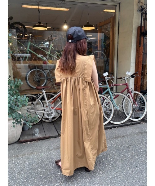 【sandro】関税込★ベージュ ミディワンピース ギャザー入り 切替ギャザーワンピース(ワンピース)|titivate(ティティ