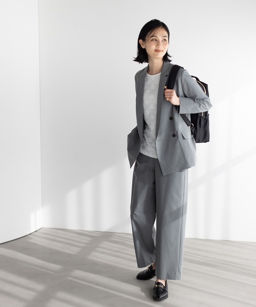 A/C DESIGN BY ALPHA CUBIC(エーシーデザインバイアルファキュービック)の「2025年春夏【セットアップ対応】ウーリーダブルブレストジャケット(テーラードジャケット・レディース・ライトグレー/ネイビー・11号/9号)」の3枚目の写真