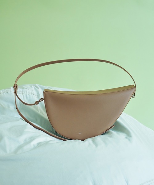 ADAM ET ROPE'（アダムエロペ）の「【PFT】Tori Small ショルダーバッグ（ショルダーバッグ・レディース・ブラック/グレー系その他・FREE）」の4枚目の写真