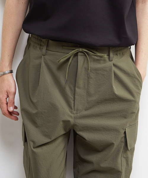 MEN'S MELROSE（メンズメルローズ）の「ミニリップクールドッツリラックステーパードカーゴパンツ（カーゴパンツ・メンズ・カーキ/チャコールグレー・2/3/4）」の10枚目の写真