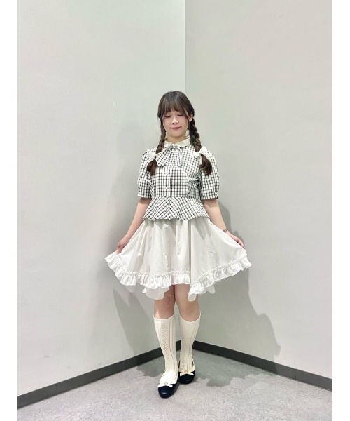 F i.n.t(フィント)の「フリル使いランダムヘムミニスカート/ fint フィント(スカート・レディース・ブラック/オフホワイト・FREE)」の20枚目の写真