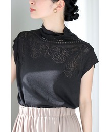 CAWAII（カワイイ）の「デコルテに浮かぶ花の透かし編みニットカットソー（Tシャツ/カットソー）」