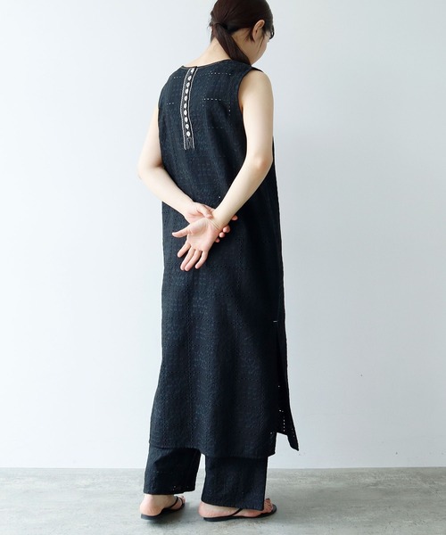 yuni（ユニ　）の「eyelet embroidely sleeveless ワンピース（ワンピース・レディース・その他/ホワイト/ブラック/アイボリー・FREE）」の4枚目の写真