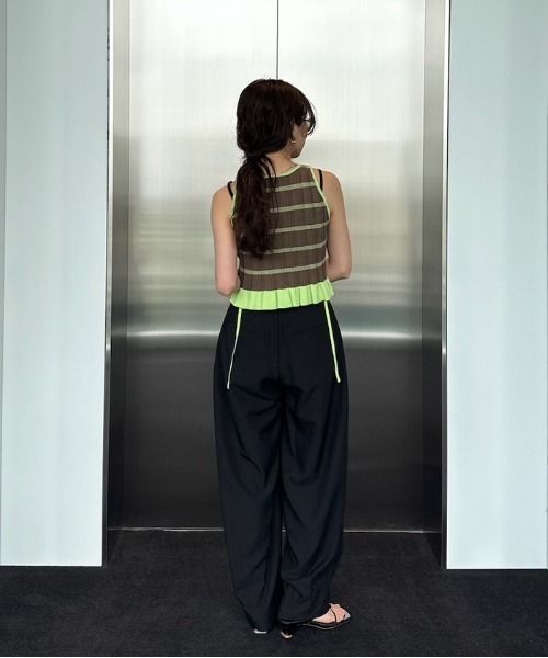 Ameri（アメリ）の「MEDI WIDE TUCK BONTAN PANTS（その他パンツ・レディース・ブラック/ライム/レッド・X-SMALL/SMALL/MEDIUM）」の6枚目の写真