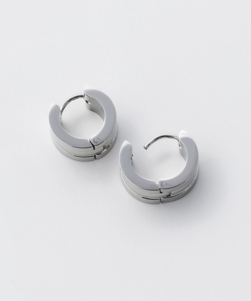WYZ surgical stainless(ダブリューワイジィーサージカルステンレス)の「【 金属アレルギー対応 】ライン ボリュームフープピアス サージカルステンレス (両耳用) 直径13mm, 幅7mm(ピアス(両耳用)・メンズ・ゴールド/ブラック/シルバー・FREE)」の6枚目の写真