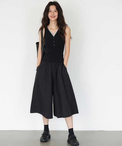 新品タグ付⭐️yonfa キックフレアクロップドパンツ 【S】ブラック yonfa キックフレアクロップドパンツ S BLACKブラック 新品