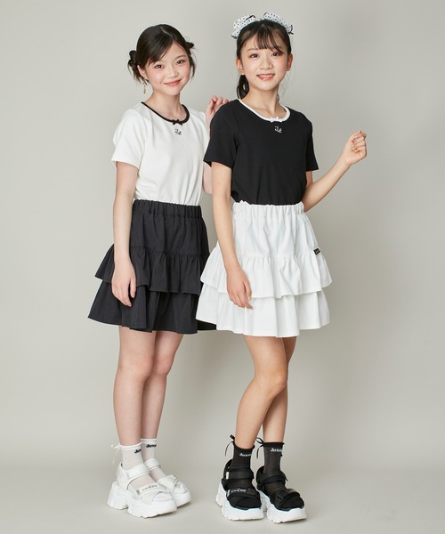 JENNI love（ジェニィラブ）の「【ウエスト調整可】ティアードスカパン（スカート・キッズ・ブラック/オフホワイト・130cm/140cm/150cm/160cm）」の4枚目の写真