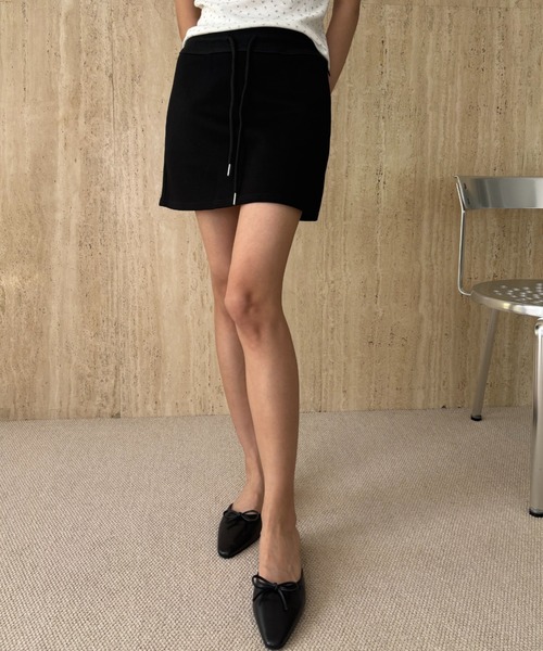 FUULLY STUDIO(フーリィーステューディオ)の「スウェットミニスカートパンツ(スカート・レディース・ブラック/チャコールグレー・FREE)」の4枚目の写真