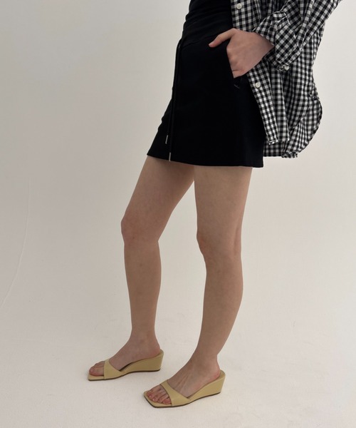FUULLY STUDIO(フーリィーステューディオ)の「スウェットミニスカートパンツ(スカート・レディース・ブラック/チャコールグレー・FREE)」の22枚目の写真