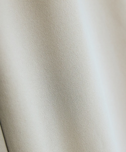 slattgir（スラットジール）の「高身長　カットジョーゼットキャミソールワンピース（トールサイズ）Essenave≪動画あり≫（ワンピース・レディース・グレイッシュベージュ/ブラック/チャコールグレー・LL/3L/4L/5L/M/L）」の9枚目の写真