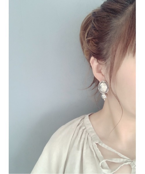 tone(トーン)の「petit bijou_ma_ha/メタルカボション×ボール2WAYピアス(ピアス(両耳用)・レディース・シルバー・FREE)」の5枚目の写真