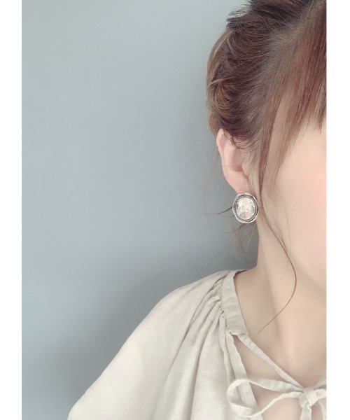 tone(トーン)の「petit bijou_ma_ha/メタルカボション×ボール2WAYピアス(ピアス(両耳用)・レディース・シルバー・FREE)」の6枚目の写真