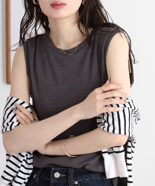 atONE（アットワン）の「ラウンドネックノースリーブトップス（Tシャツ/カットソー・レディース・チャコールグレー/杢グレー/オフホワイト/ブラック/カーキ/グレイッシュベージュ・M/L/LL/3L/4L）」の14枚目の写真