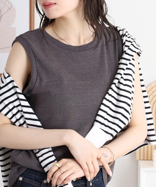 atONE（アットワン）の「ラウンドネックノースリーブトップス（Tシャツ/カットソー・レディース・チャコールグレー/杢グレー/オフホワイト/ブラック/カーキ/グレイッシュベージュ・M/L/LL/3L/4L）」の13枚目の写真