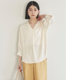 ウォッシャブルリネンライクV開きタックブラウス