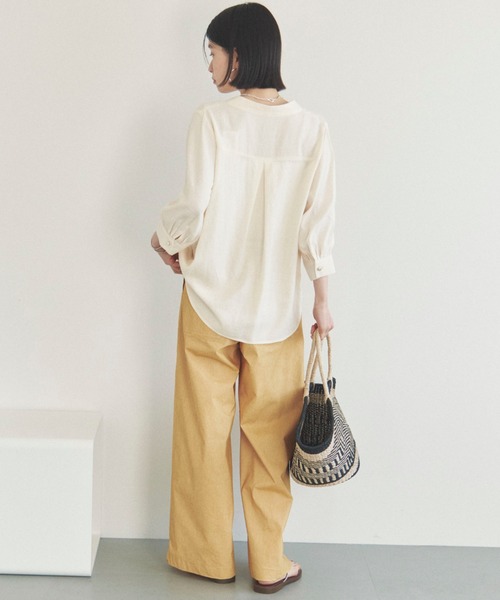 Doux archives(ドゥアルシーヴ)の「ウォッシャブルリネンライクV開きタックブラウス(シャツ/ブラウス・レディース・アイボリー/ベージュ/ネイビー/グレー・FREE)」の9枚目の写真