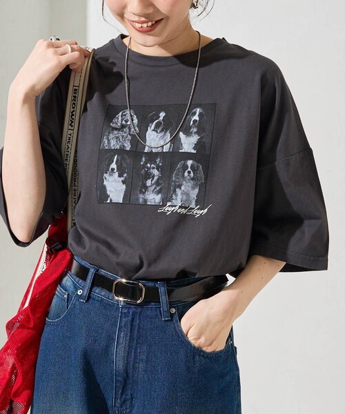 FREAK'S STORE(フリークスストア)の「限定展開 フォト 6 DOG プリント BIG 半袖 Tシャツ(Tシャツ/カットソー・レディース・ライトグレー/ブラック/オフホワイト・フリ-)」の2枚目の写真