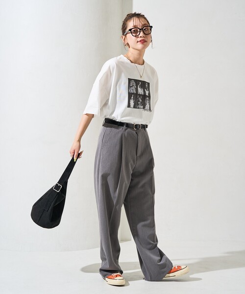 FREAK'S STORE(フリークスストア)の「限定展開 フォト 6 DOG プリント BIG 半袖 Tシャツ(Tシャツ/カットソー・レディース・ライトグレー/ブラック/オフホワイト・フリ-)」の12枚目の写真