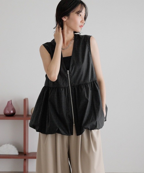 LOWRYS FARM(ローリーズファーム)の「バルンZIPベスト 492167(ベスト・レディース・ブラック/ベージュ・FREE)」の6枚目の写真