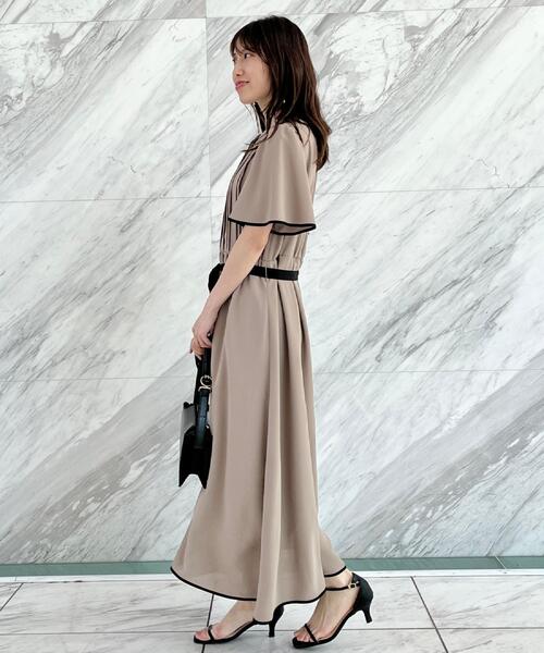 couture brooch（クチュールブローチ）の「【配色・きれいめ・通勤】タックプリーツ配色ワンピース（ワンピース・レディース・ベージュ系4/ネイビー系4・36/38/42/40）」の3枚目の写真