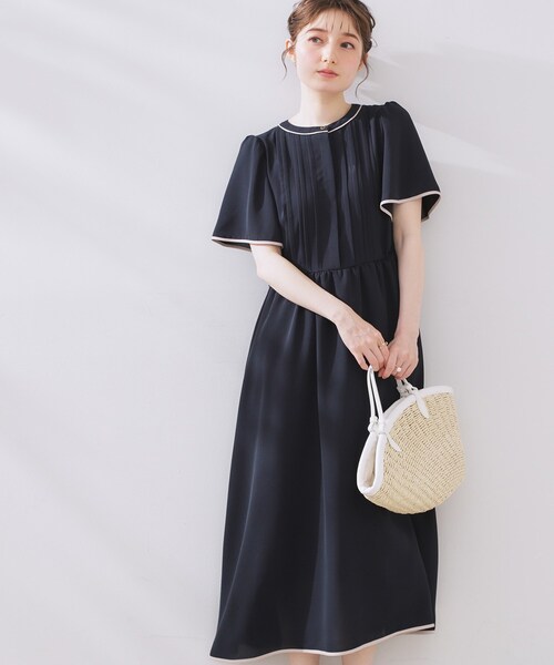 couture brooch（クチュールブローチ）の「【配色・きれいめ・通勤】タックプリーツ配色ワンピース（ワンピース・レディース・ベージュ系4/ネイビー系4・36/38/42/40）」の9枚目の写真