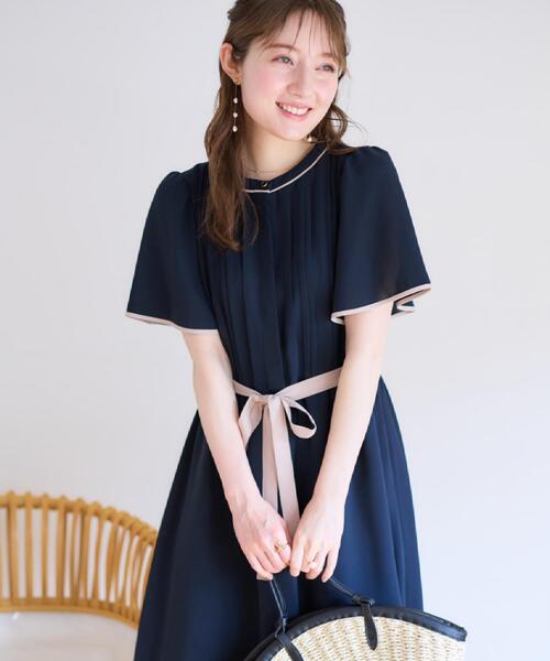 couture brooch（クチュールブローチ）の「【配色・きれいめ・通勤】タックプリーツ配色ワンピース（ワンピース・レディース・ベージュ系4/ネイビー系4・36/38/42/40）」の14枚目の写真