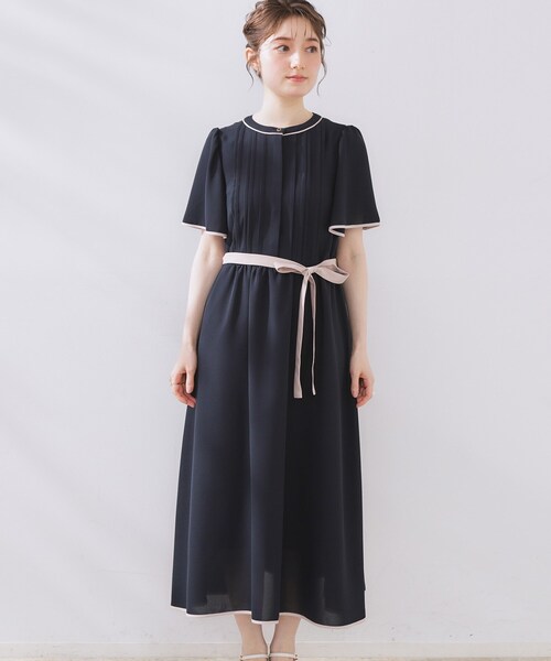 couture brooch（クチュールブローチ）の「【配色・きれいめ・通勤】タックプリーツ配色ワンピース（ワンピース・レディース・ベージュ系4/ネイビー系4・36/38/42/40）」の22枚目の写真