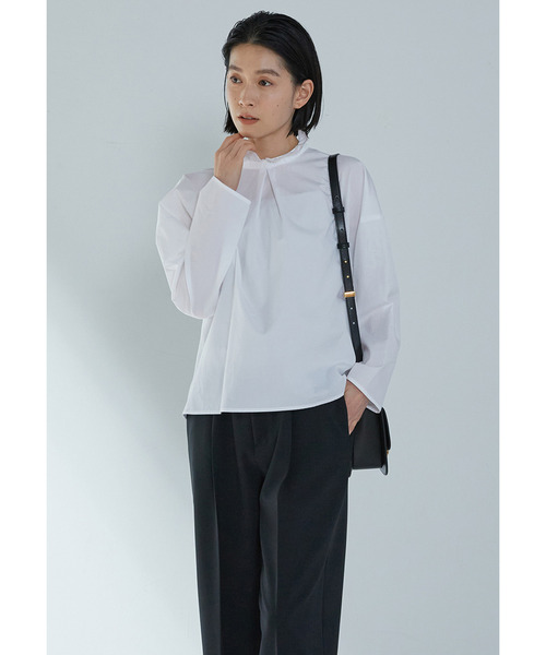 1er Arrondissement（プルミエアロンディスモン）の「【富岡佳子×1er Arrondissement】スタンドラッフルカラーブラウス（シャツ/ブラウス・レディース・ターコイズブルー/オフホワイト・FREE）」の2枚目の写真