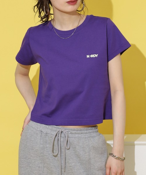 NERDY(ノルディ)の「ブレンク ミニロゴ クロップド 半袖 Tシャツ(Tシャツ/カットソー・レディース・パープル/ホワイト/ブラック・S/M/SS)」の16枚目の写真