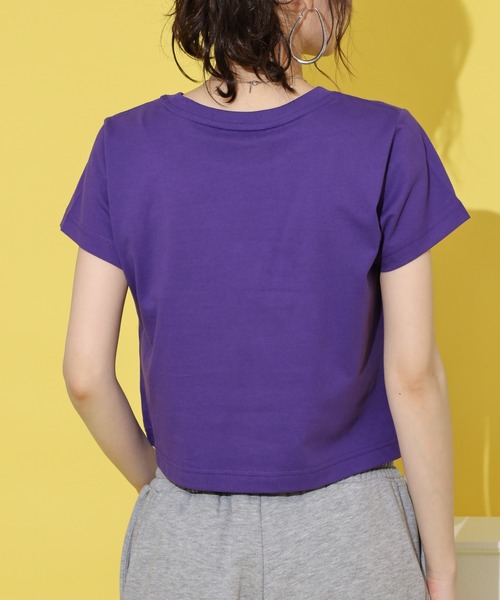 NERDY(ノルディ)の「ブレンク ミニロゴ クロップド 半袖 Tシャツ(Tシャツ/カットソー・レディース・パープル/ホワイト/ブラック・S/M/SS)」の14枚目の写真