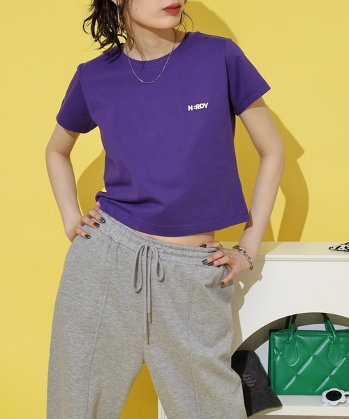 NERDY(ノルディ)の「ブレンク ミニロゴ クロップド 半袖 Tシャツ(Tシャツ/カットソー・レディース・パープル/ホワイト/ブラック・S/M/SS)」の19枚目の写真