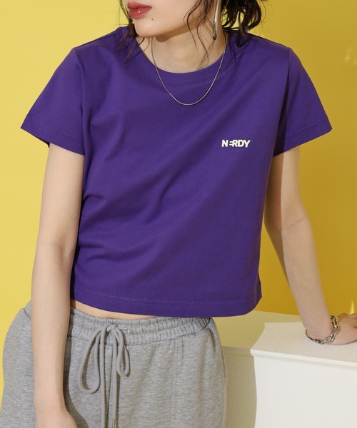 NERDY(ノルディ)の「ブレンク ミニロゴ クロップド 半袖 Tシャツ(Tシャツ/カットソー・レディース・パープル/ホワイト/ブラック・S/M/SS)」の20枚目の写真
