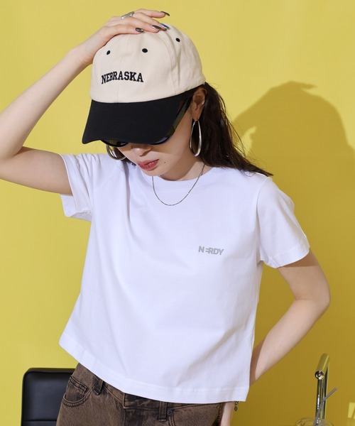 NERDY(ノルディ)の「ブレンク ミニロゴ クロップド 半袖 Tシャツ(Tシャツ/カットソー・レディース・パープル/ホワイト/ブラック・S/M/SS)」の9枚目の写真