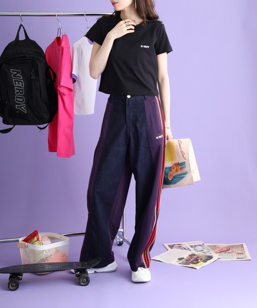 NERDY(ノルディ)の「ブレンク ミニロゴ クロップド 半袖 Tシャツ(Tシャツ/カットソー・レディース・パープル/ホワイト/ブラック・S/M/SS)」の22枚目の写真