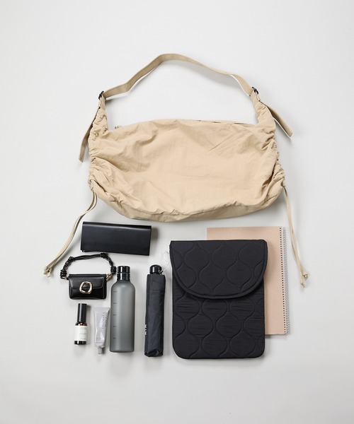 LE VERNIS（ル・ベルニ）の「LE VERNIS(ル・ベルニ) Stomach bag M（ショルダーバッグ・レディース・ブラウン/チャコール/ベージュ/ブラック・FREE）」の13枚目の写真