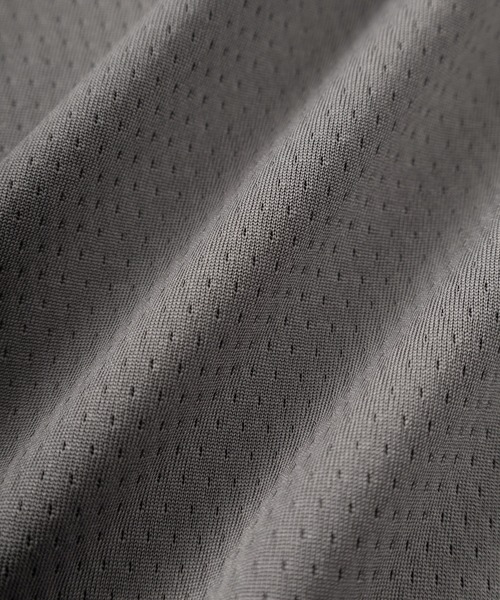 SlashDate(スラッシュデイト)の「【84】ユニフォームデザイン カットメッシュ 切替 Vネック 半袖Tシャツ ゲームシャツ オーバーサイズ(Tシャツ/カットソー・メンズ・ブラック/グレー/ホワイト・M/L)」の4枚目の写真